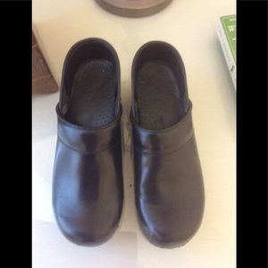 Dansko  wedge. In new condition.